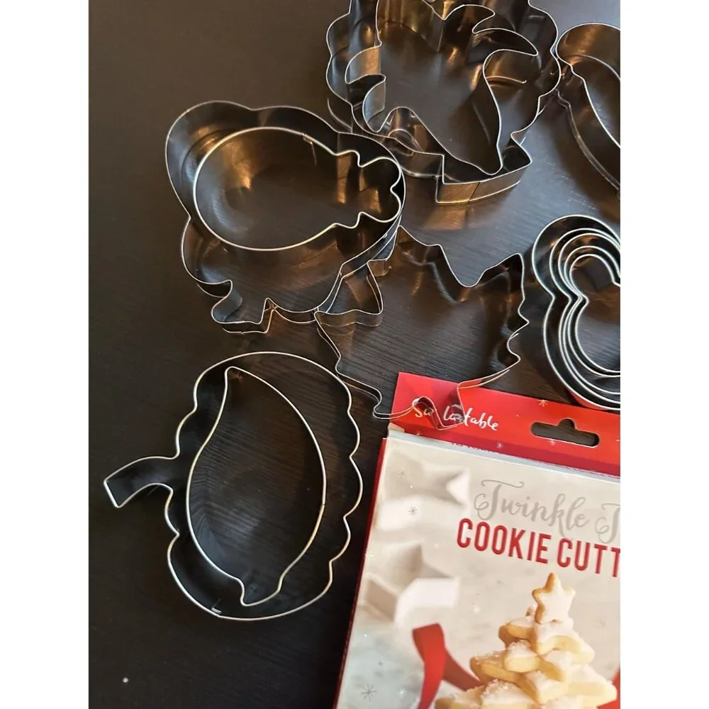 Christmas cookie cutters | Sur la table twinkle tree cookie cutters